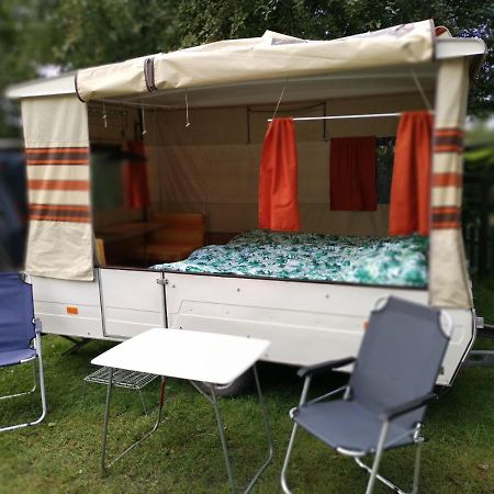 Retro Vouwwagen Hotel Tynaarlo Buitenkant foto